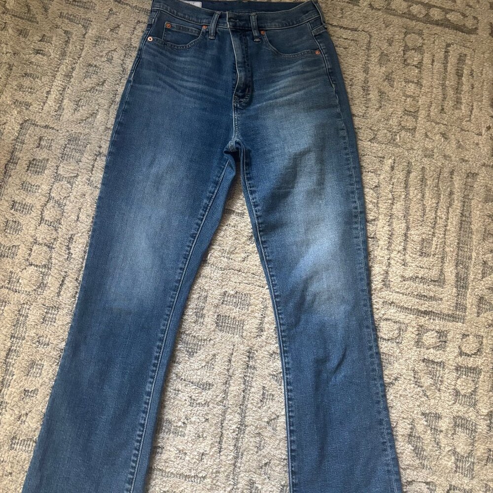 Gap High Rise Kick Fit/Flare Jeans in 29/8Tall